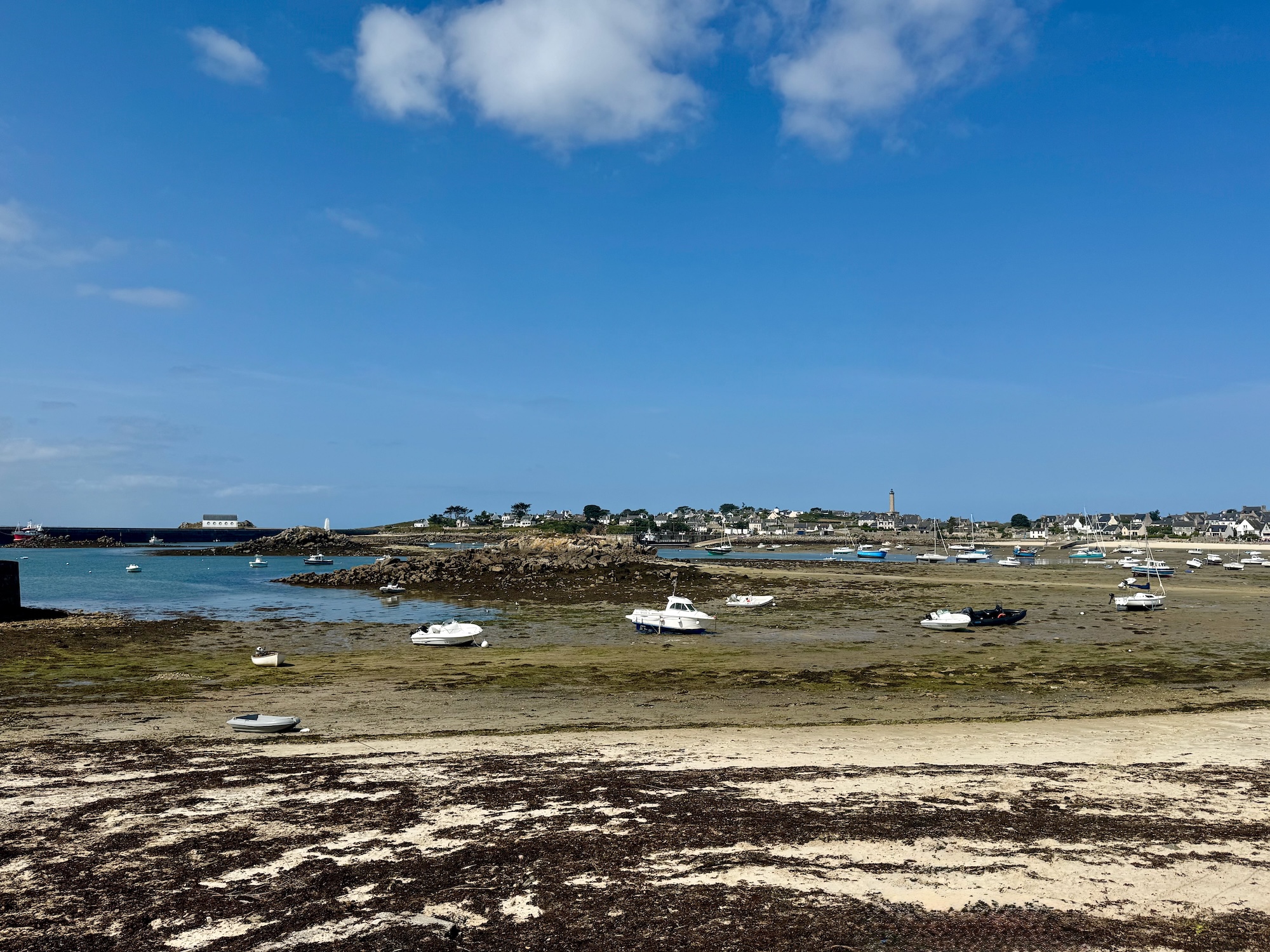 Hafen in der wilden Bretagne