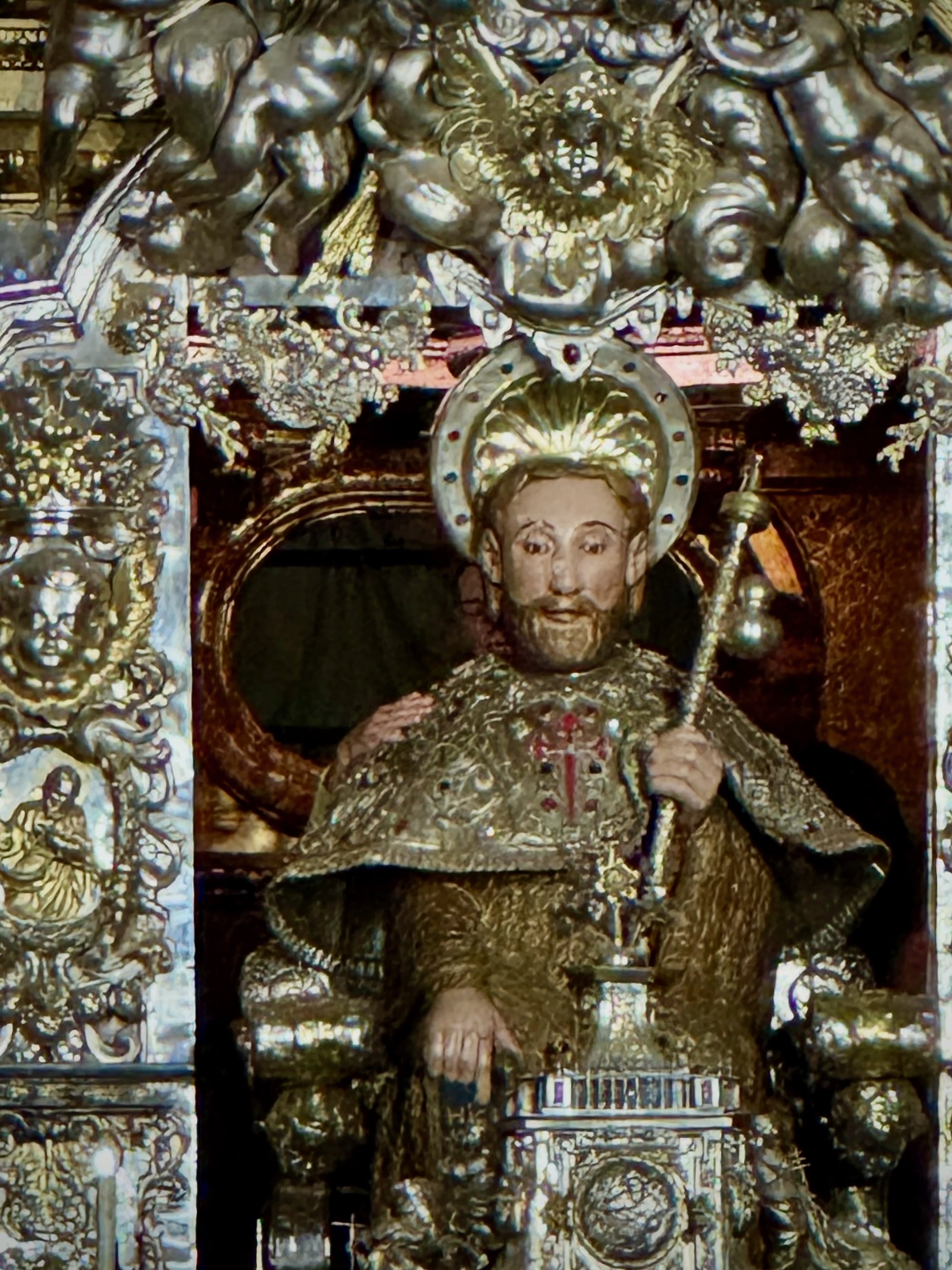 Flüsterer hinter Jakob