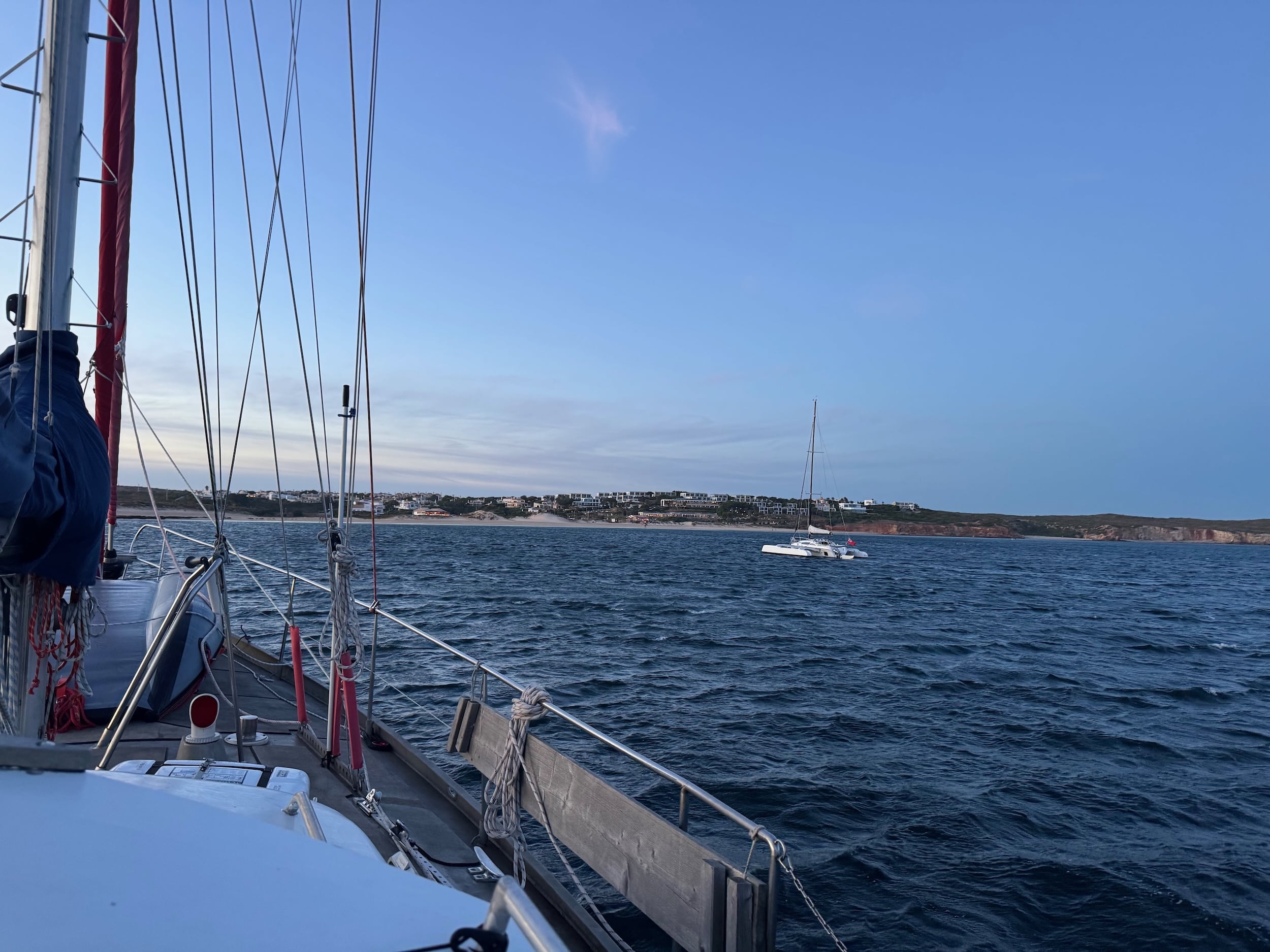 Stürmischer Ankerplatz bei Sagres