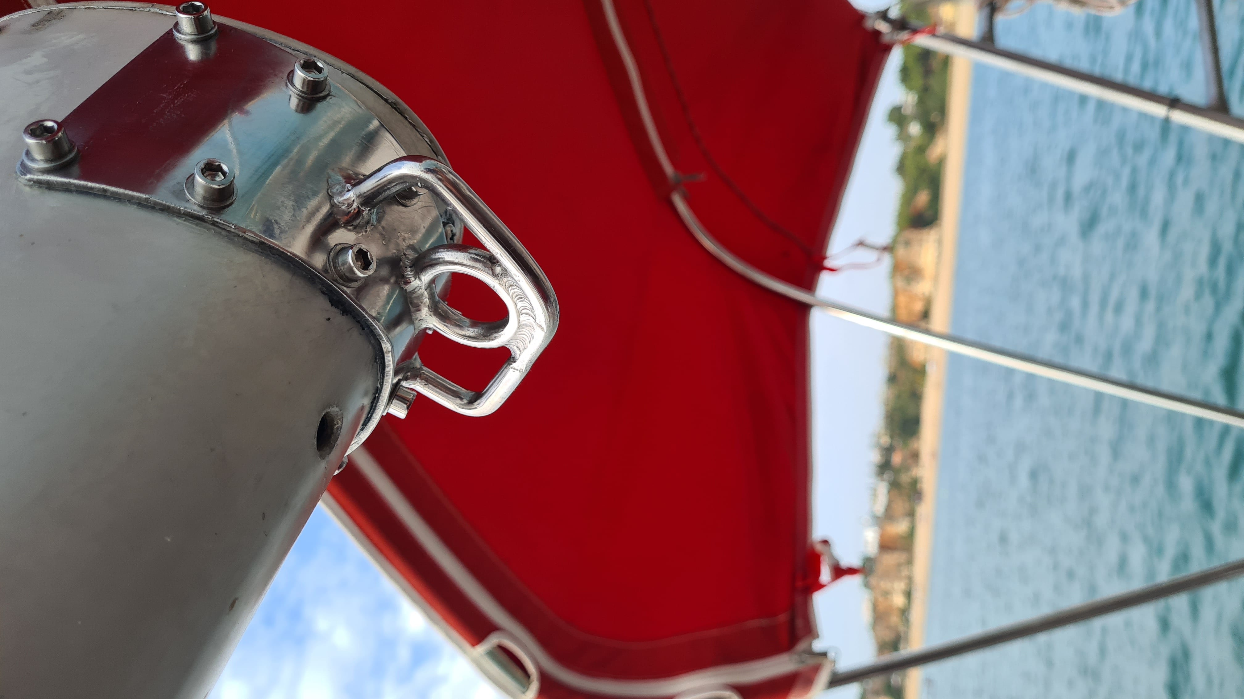 Angeschraubter Beschlag