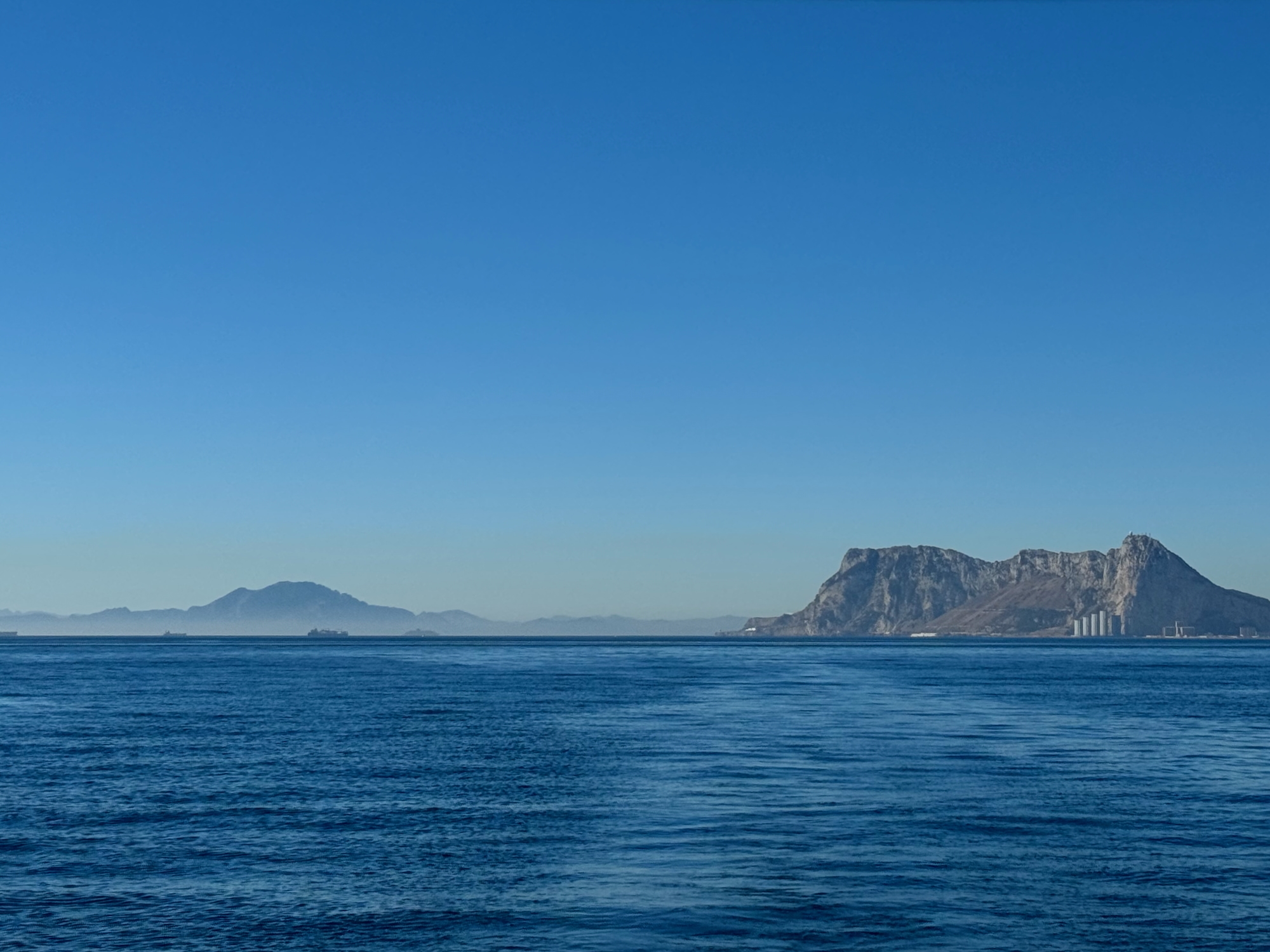In der Alboransee Blick zurück nach Gibraltar