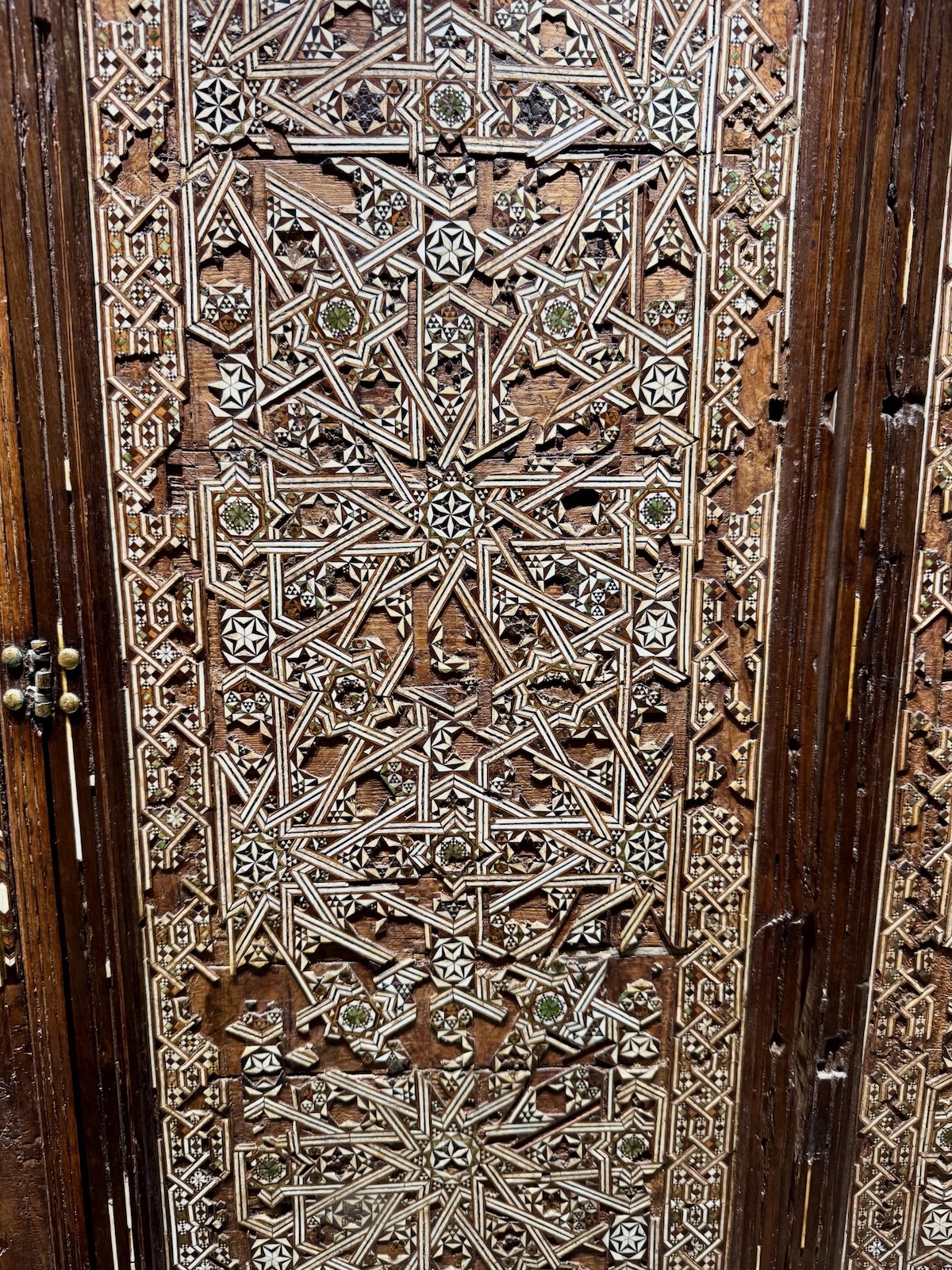 Granada - Im Museum Beispiele für künstlerische Holzintarsien