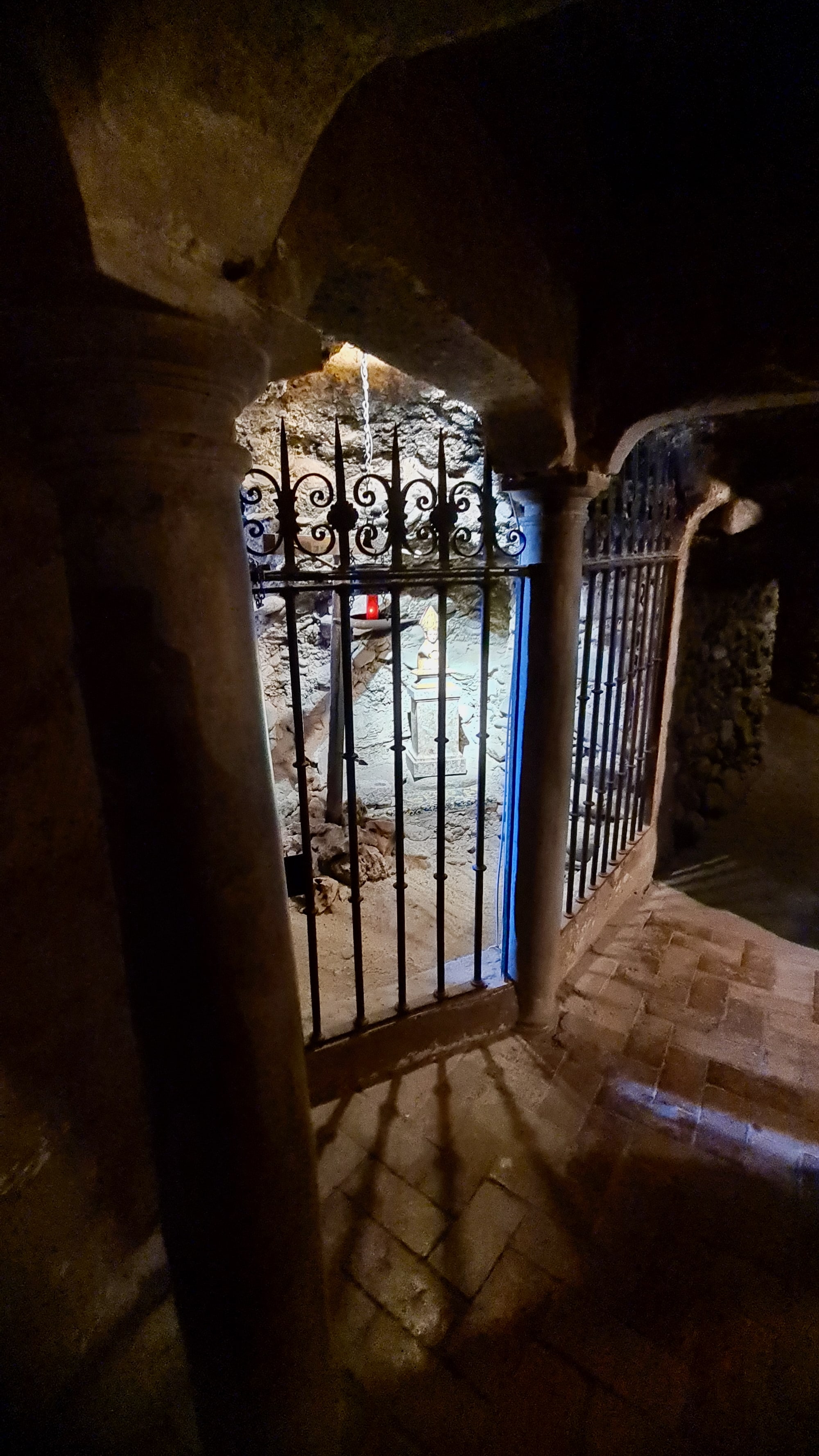 Sacromonte - In den heiligen Höhlen Düsternis