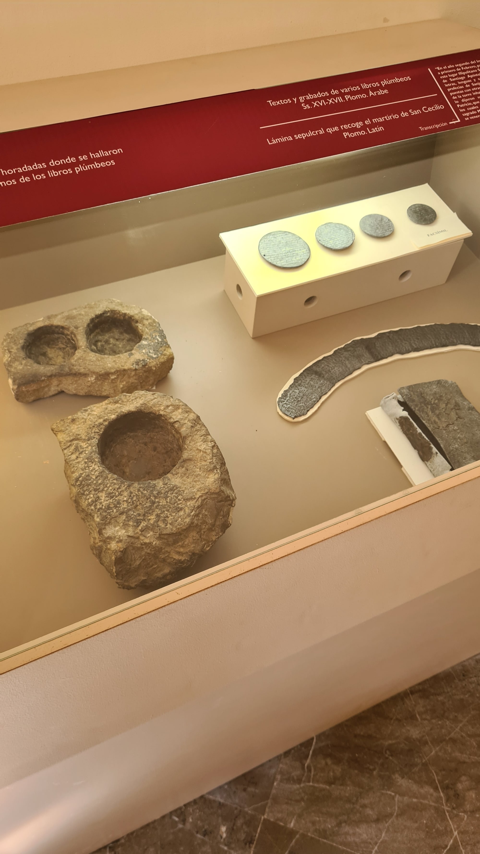 Sacromonte - Münzen und Steine