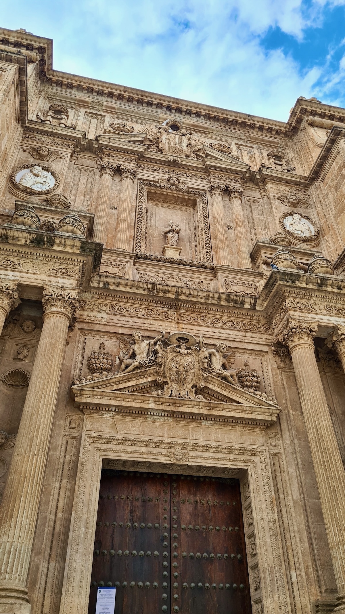 Kunstvolle Kathedralenfassade