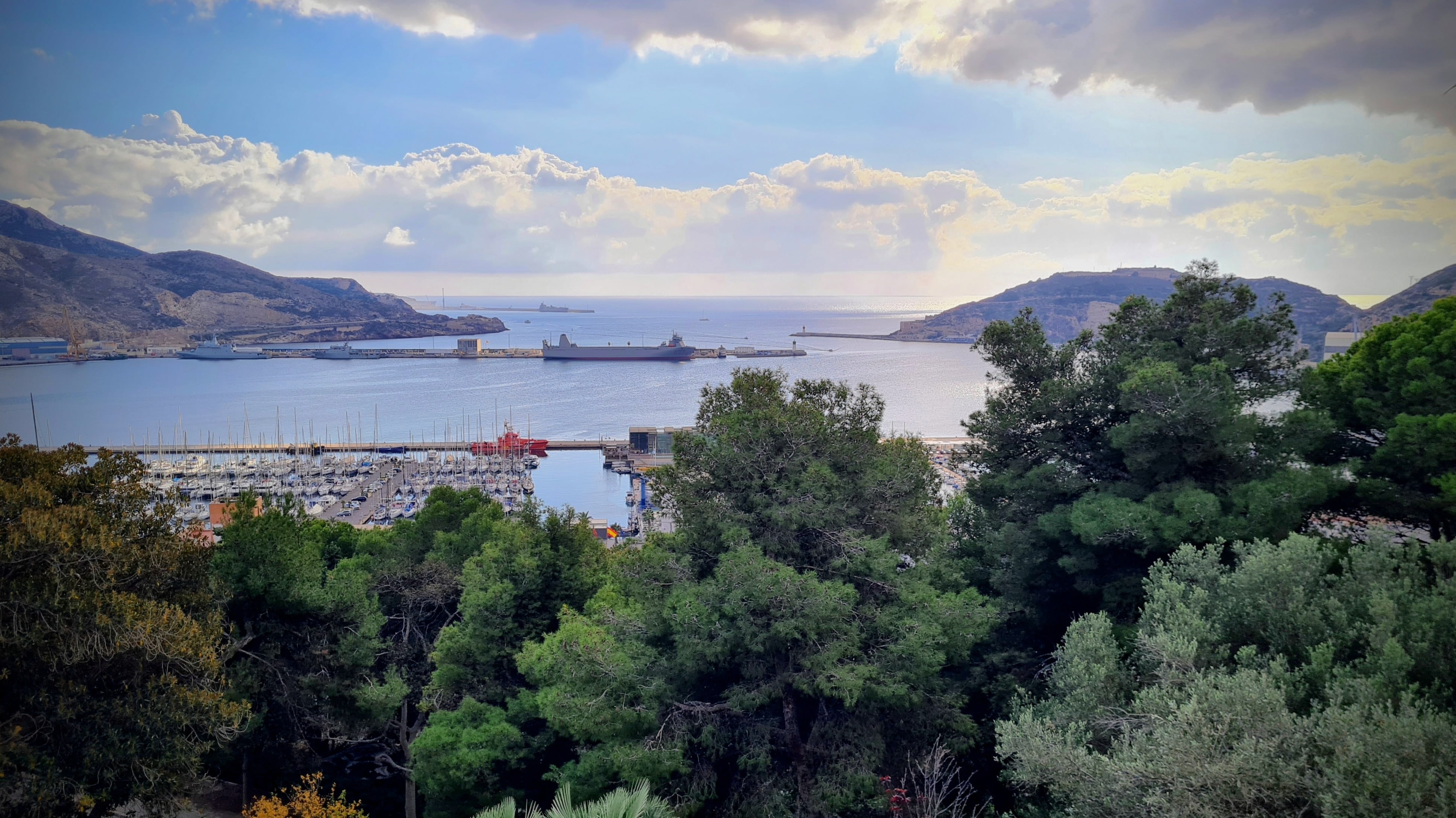 Cartagena Blick auf Marina und natürlich geschützten Hafen