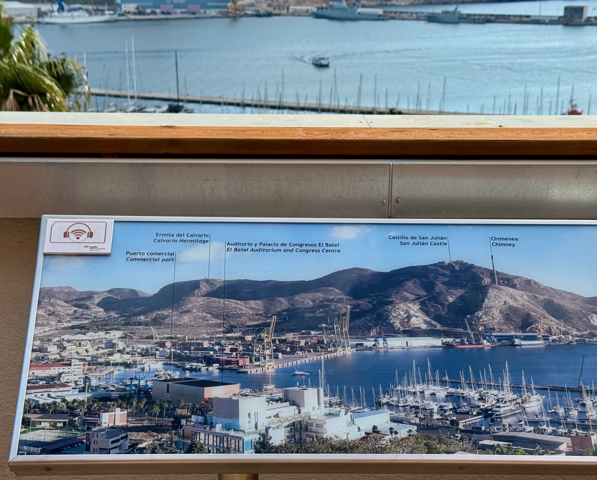 Cartagena Blick auf Marina und Hafen mit Erklärung 1