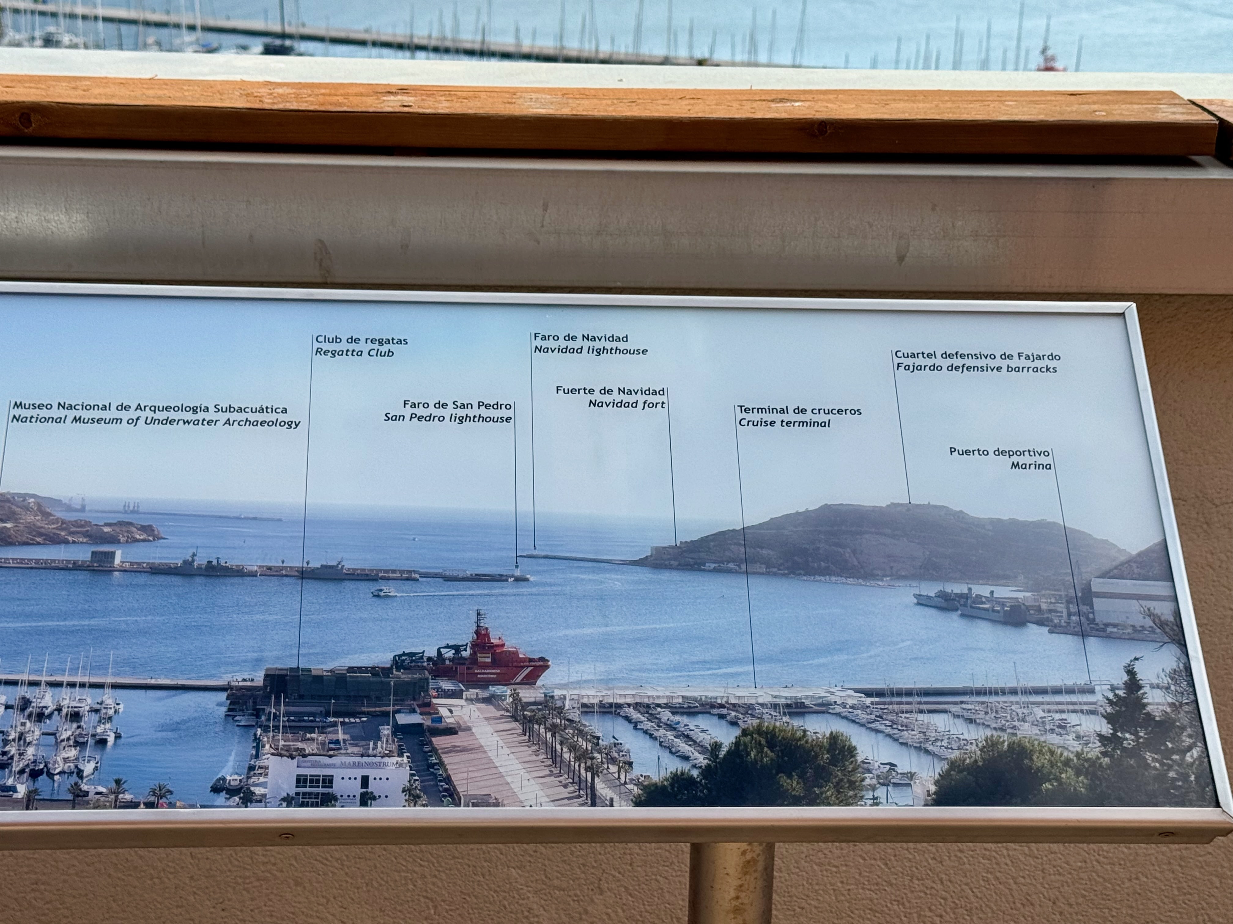 Cartagena Blick auf Marina und Hafen mit Erklärung 2