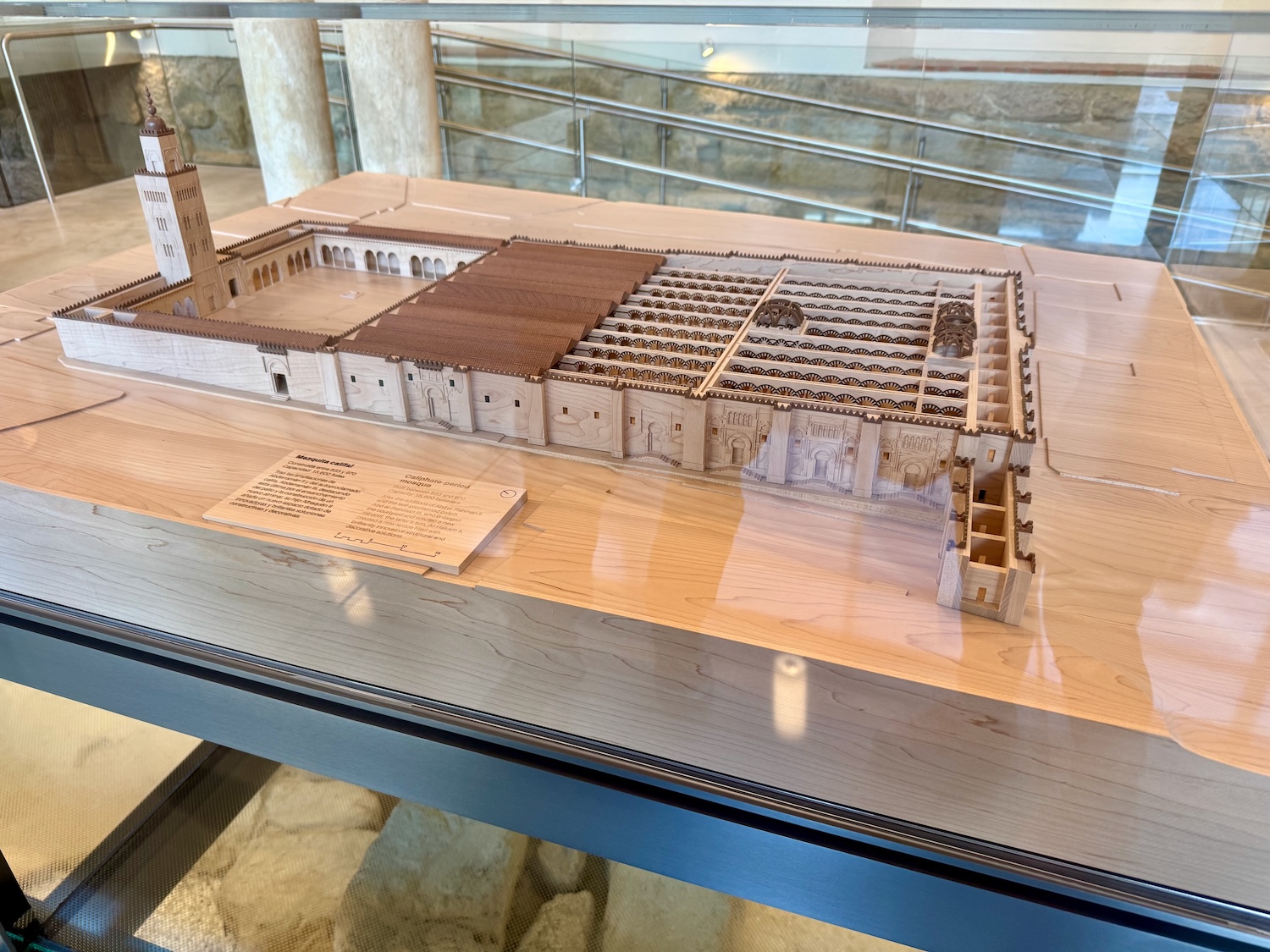 Modell der Moschee ab 833