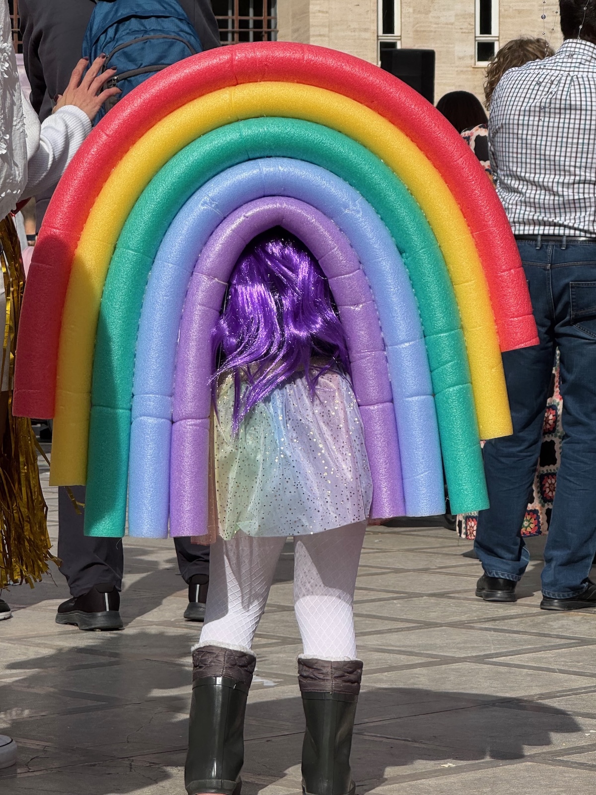 Karneval in El Ejido – Regenbogen