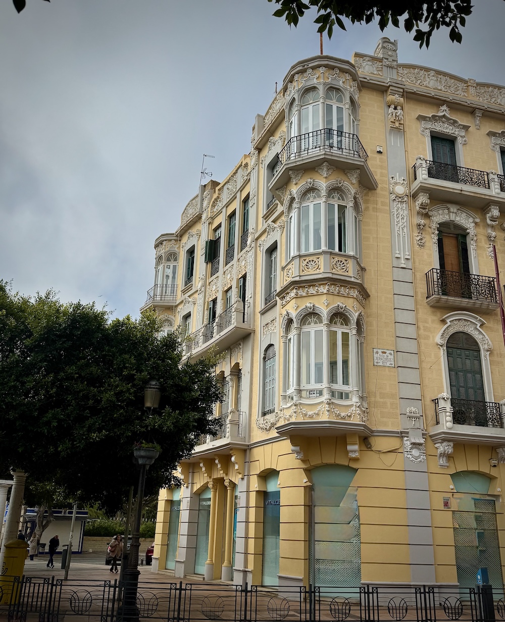 Gelbe Jugendstilvilla