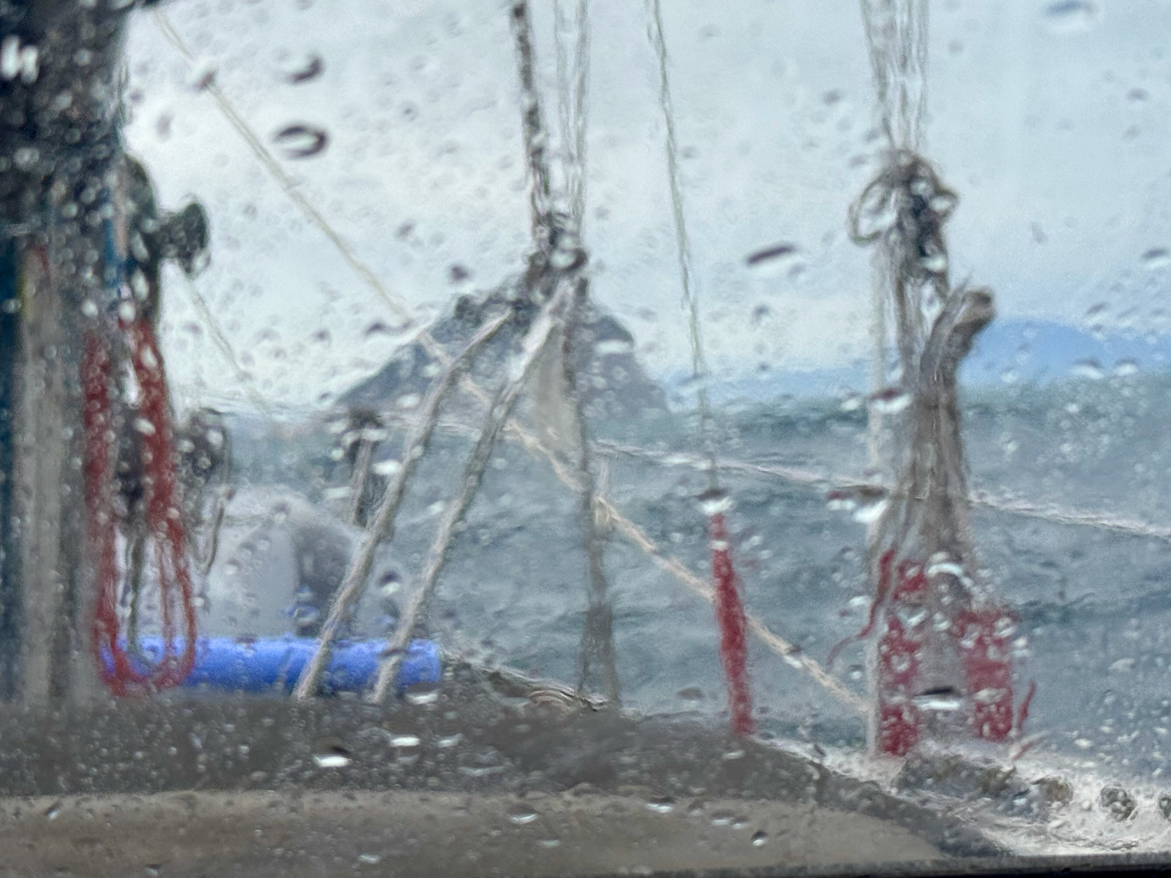 Über die Straße bei Regen