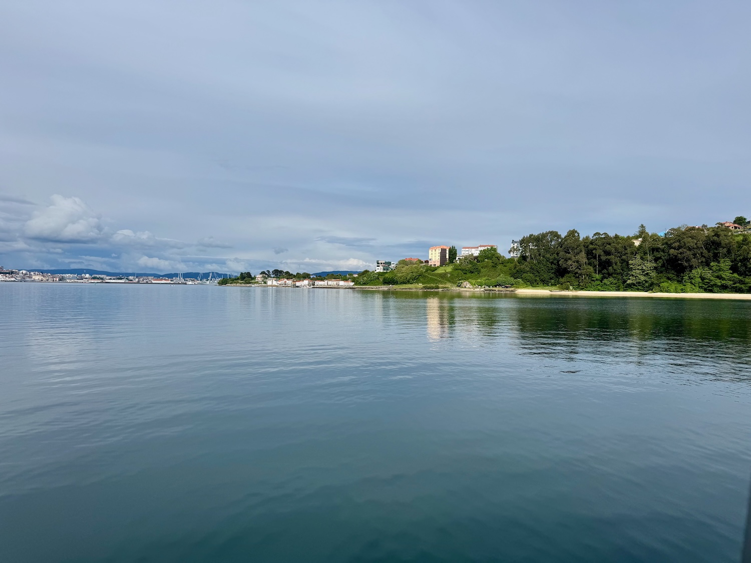 Die stille Bucht Mugardos vor Ferrol