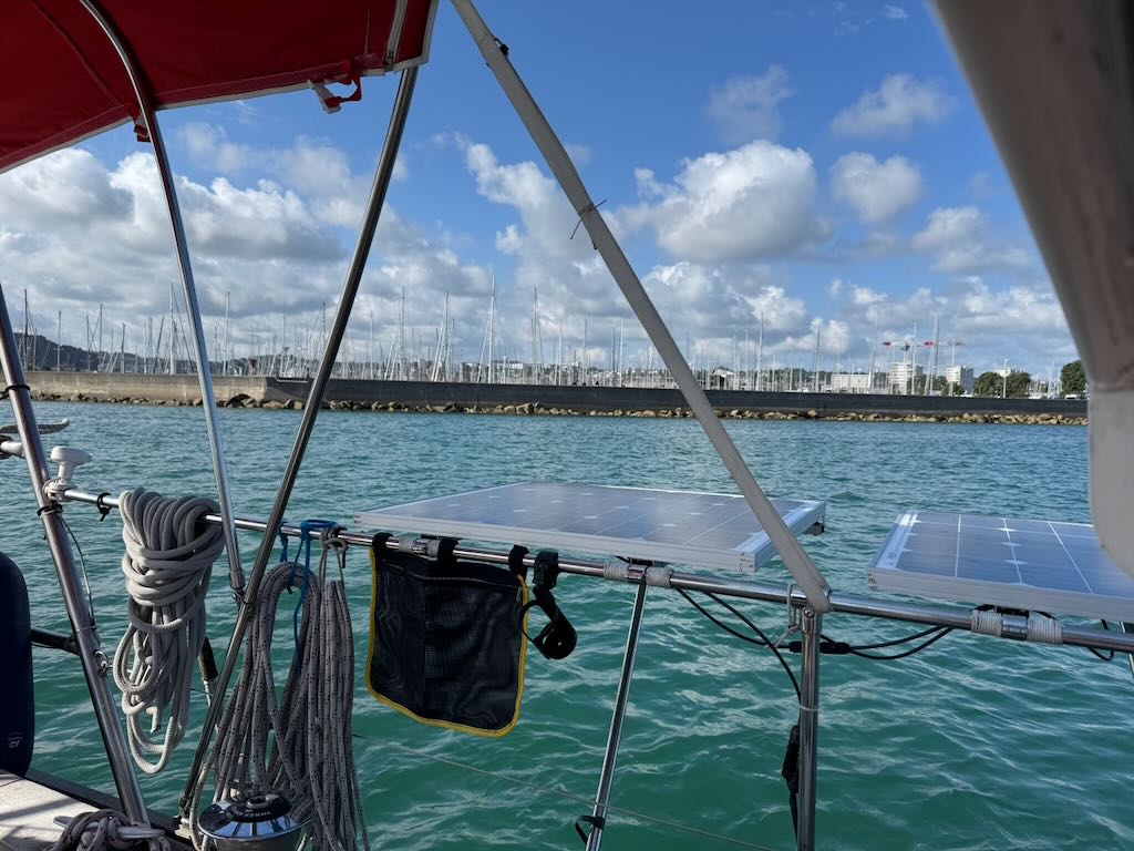 FRODO vor Anker in Cherbourg